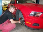 práce na Ford Mustang V6, Chrysler Town Country (4).jpg